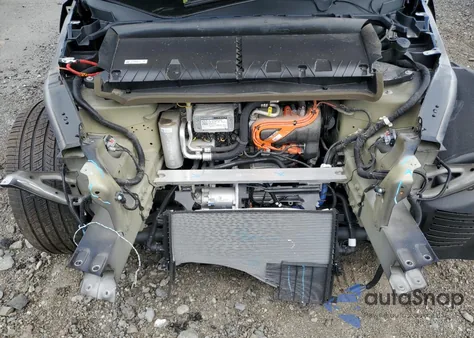 2025 Tesla Model Y from USA, damaged, VIN 7SAYGDEE3SA352407